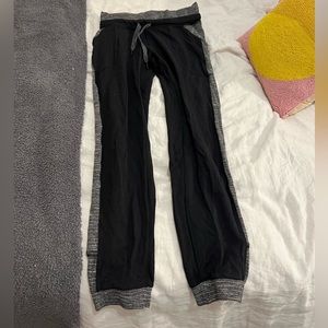 Lululemon Joggers - size 6